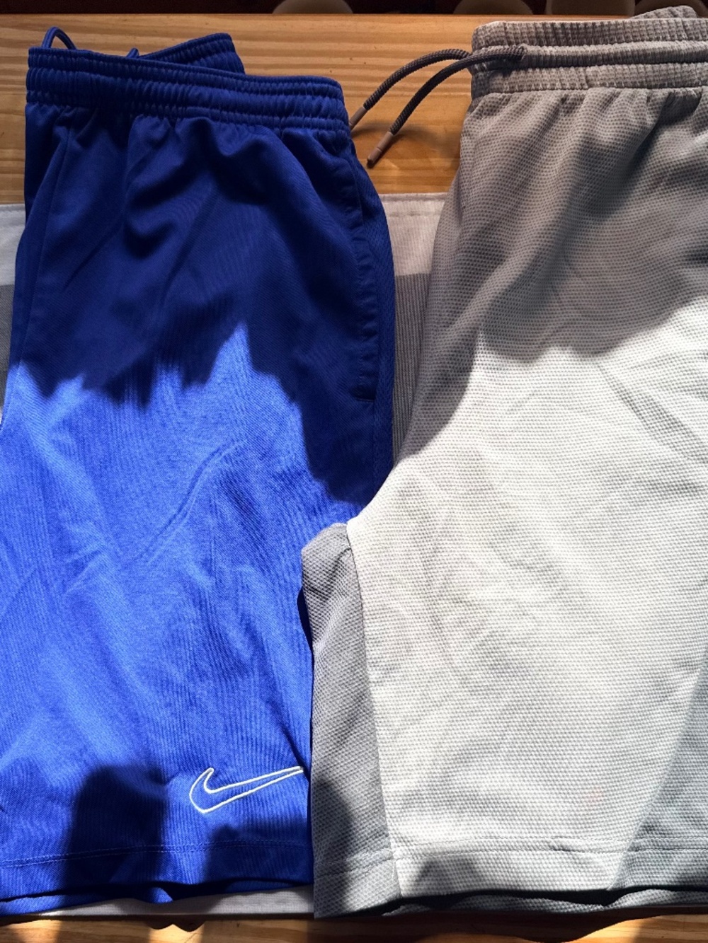 NIKE boys basketball shorts size Large